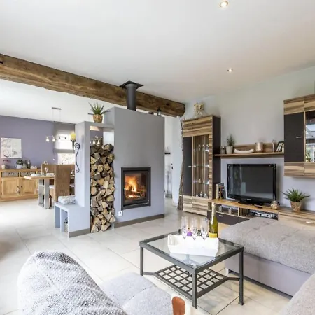 Stylish Holiday In With Garden *