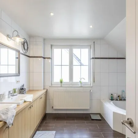 Feriehus Stylish Holiday In With Garden *